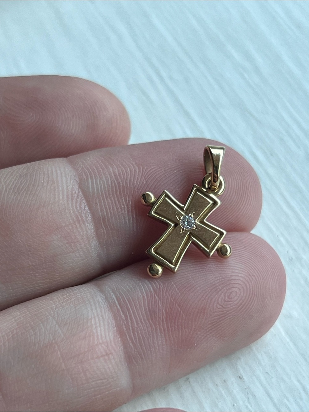 James Avery 18k gold & diamond retired cross pendant - Picture 2 of 8